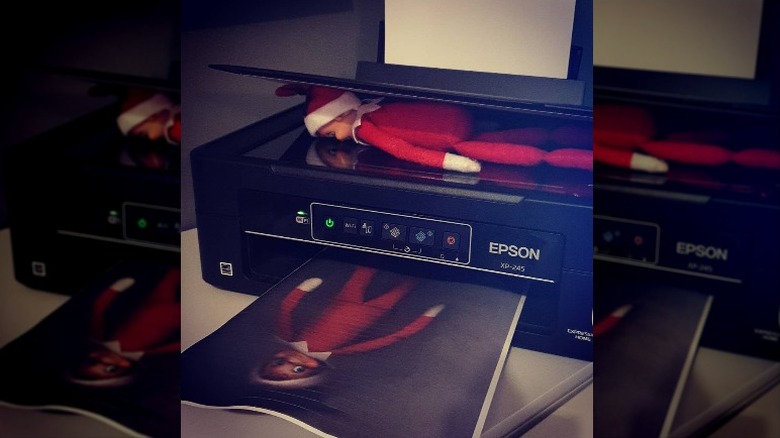 Elf with copier 2019