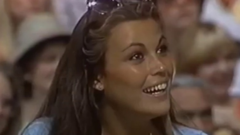 Young Vanna White smiling on 'The Price Is Right'