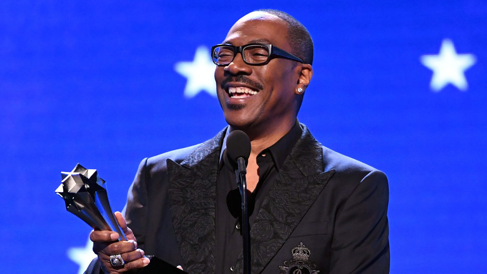 Eddie Murphy accepts an award