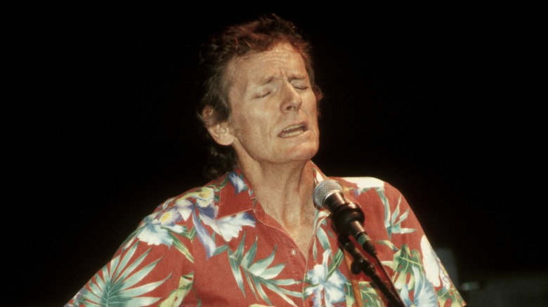 Gordon Lightfoot performing in Hawaiian shirt, 1991