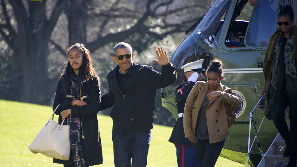 The Obamas disembarking from Marine One