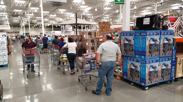 Costco shoppers waiting checkout line