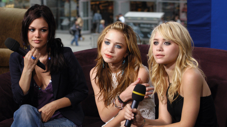 The Olsen twins and Bilson on "TRL"