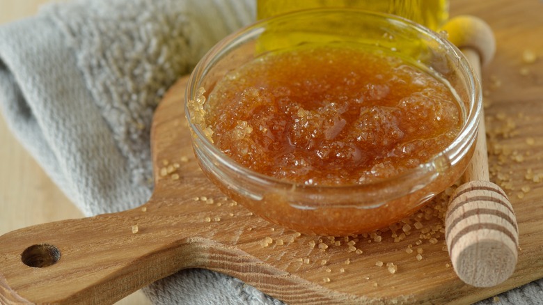 Lip scrub 