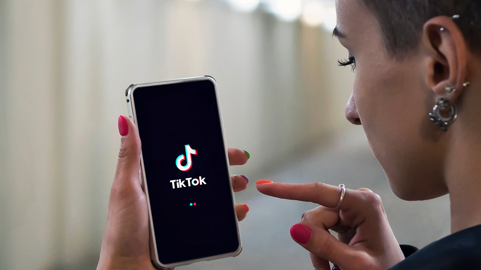 the-into-the-thick-of-it-tiktok-trend-explained