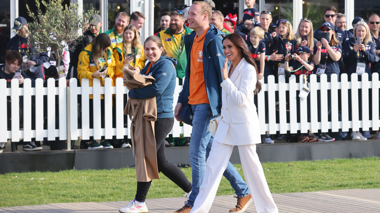 Meghan Markle with young mom in Netherlands