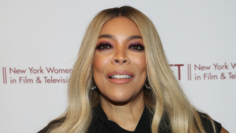 Wendy Williams posing