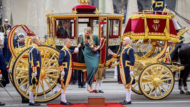 Princess Catharina-Amalia exiting carriage