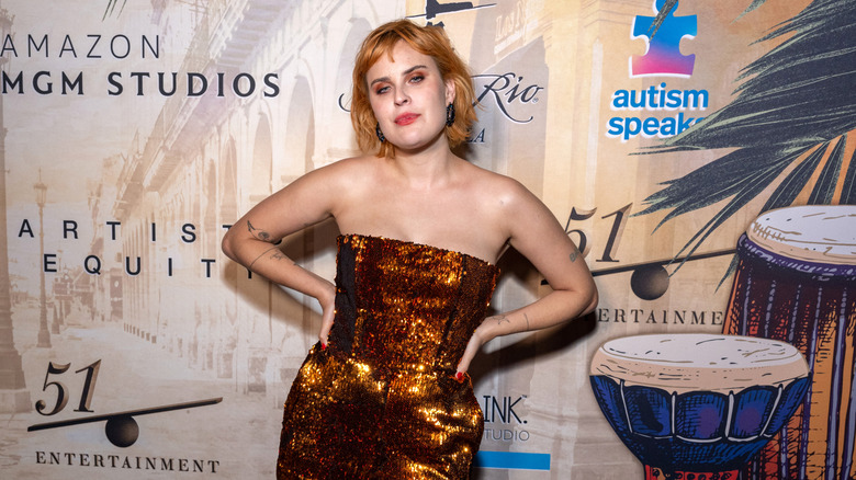 Tallulah Willis posing at an event