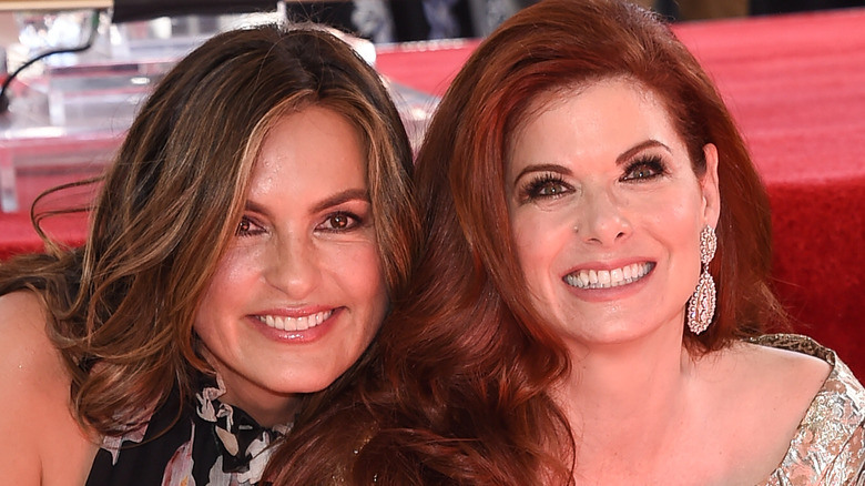 Debra Messing & Mariska Hargitay posing