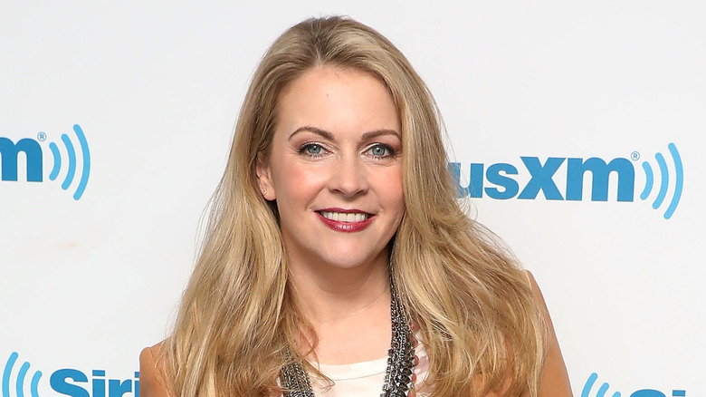 Melissa Joan Hart posing on the red carpet