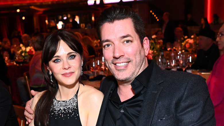 Zooey Deschanel and Jonathan Scott smiling 