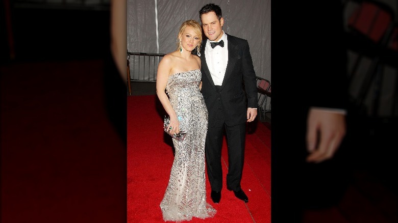 Hilary Duff and Mike Comrie on red carpet