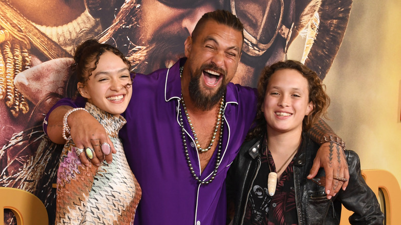 Jason Momoa and his two kids smiling