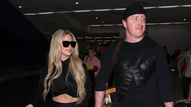 Kim Zolciak and Kroy Biermann in airport