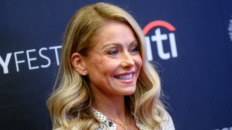 Kelly Ripa smiling