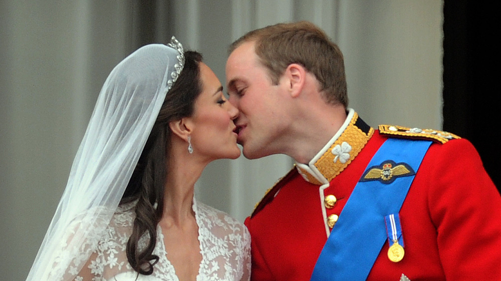 Kate Middleton and Prince William kissing