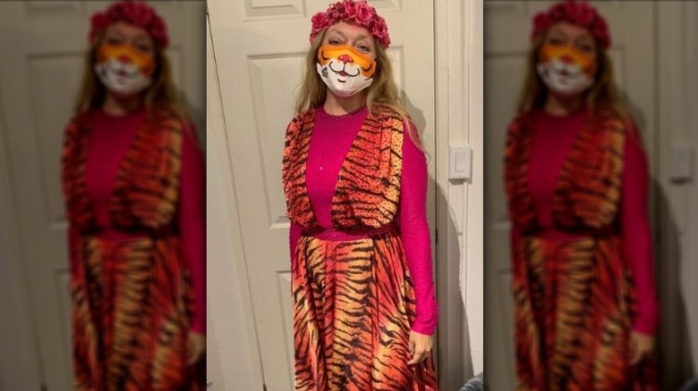 Carole Baskin, 2020, Tiger costume