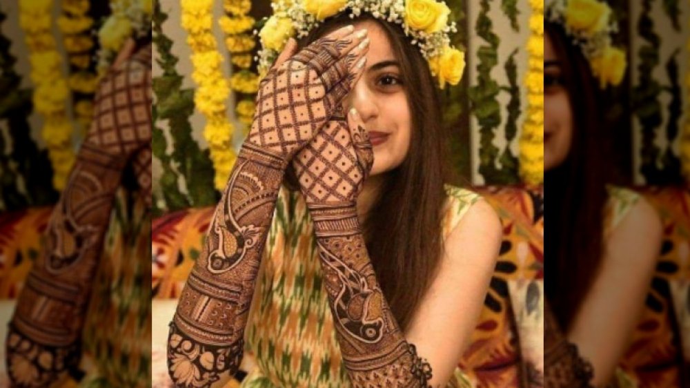 intricate henna