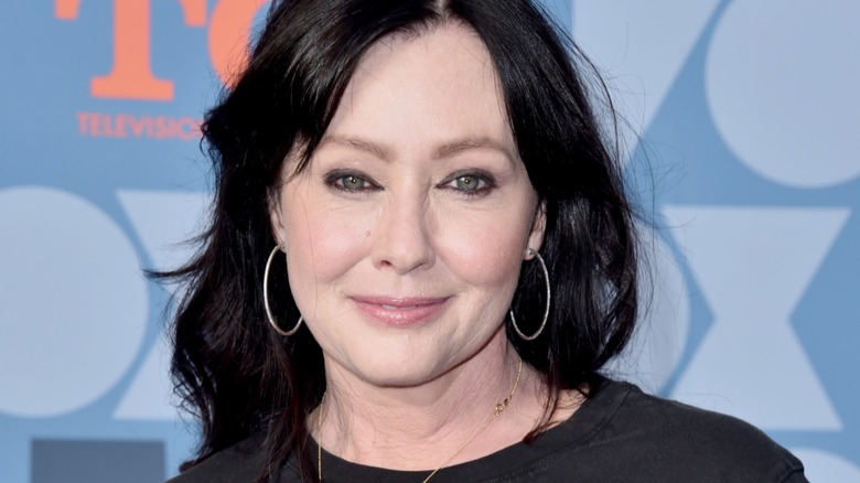 Shannen Doherty smiling