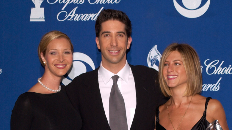 Lisa Kudrow, David Schwimmer, and Jennifer Aniston attend the People's Choice Awards