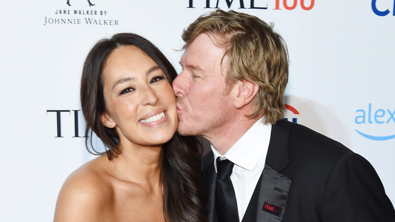 Chip kissing Joanna Gaines