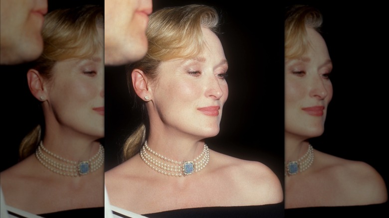 Meryl Streep at the Academy Awards in 1989 wearing a choker.