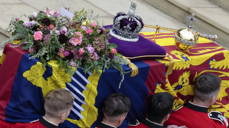 Queen Elizabeth's coffin