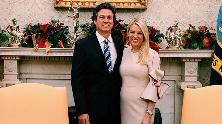 John Wakefield and Pam Bondi pose together in the White House (2018)