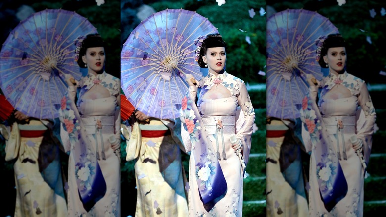 Katy Perry dressed as a geisha 