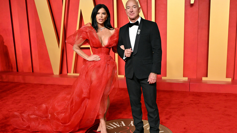 Lauren Sanchez and Jeff Bezos smiling 