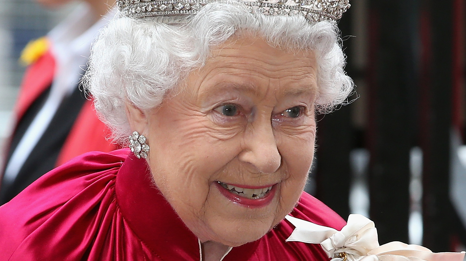 The Queen's best fashion moments in pink and purple, HELLO! CA