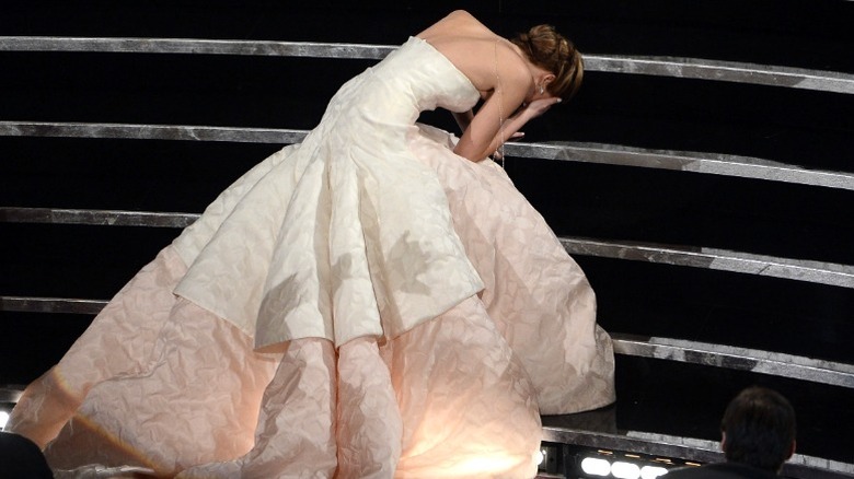 Jennifer Lawrence slips on the stairs during the Oscars (2013)