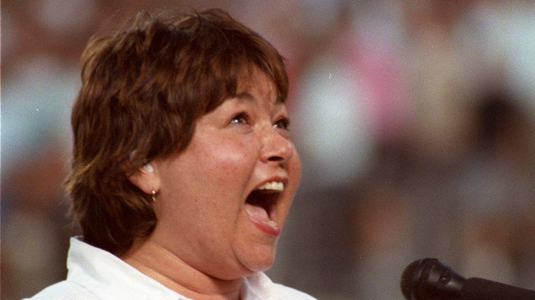 Roseanne Barr singing national anthem in 1990