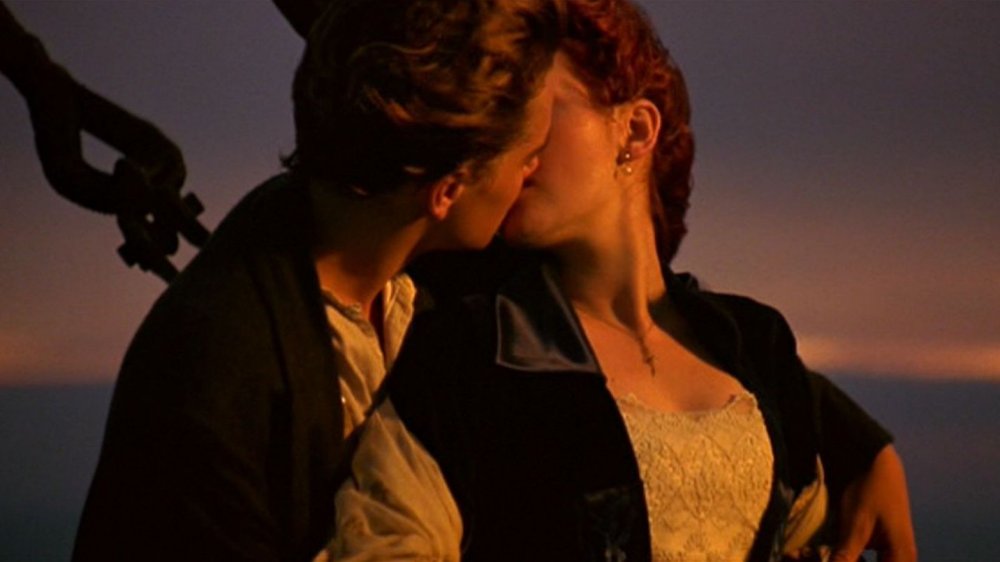 Jack and Rose kissing in Titanic