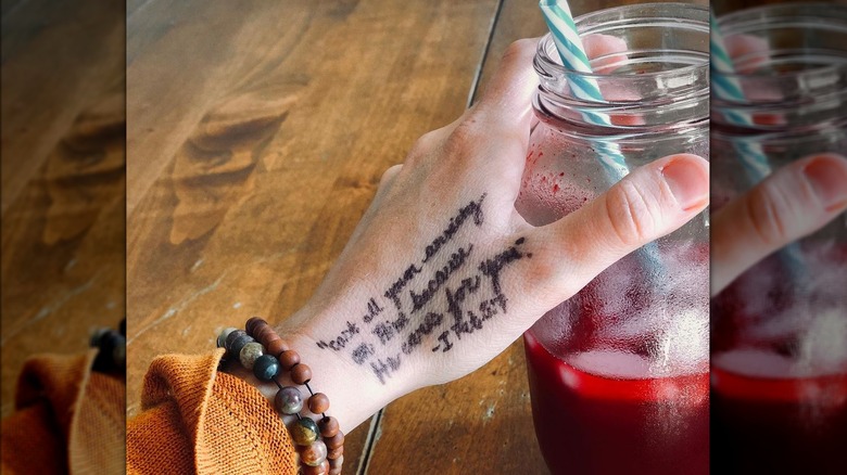 Jill Duggar Dillard with scripture written on hand