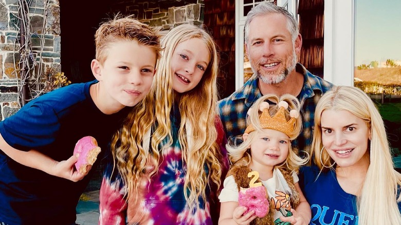 Eric Johnson and Jessica Simpson with their kids