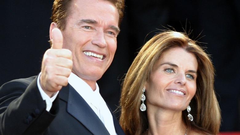 Arnold Schwarzenegger thumbs up with Maria Shriver