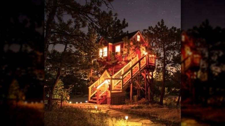 Little Red Treehouse exterior