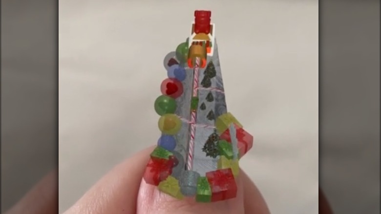 Augmented reality holiday nail art created by Piper ZY on TikTok