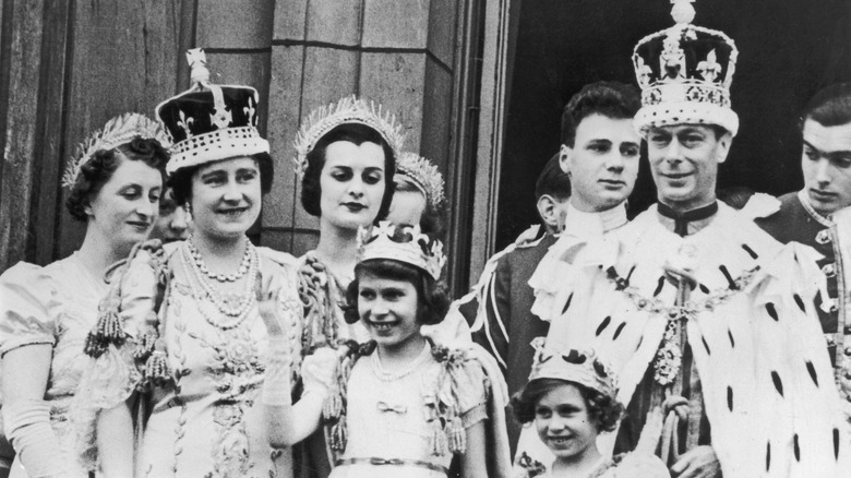 King George VI and family coronation