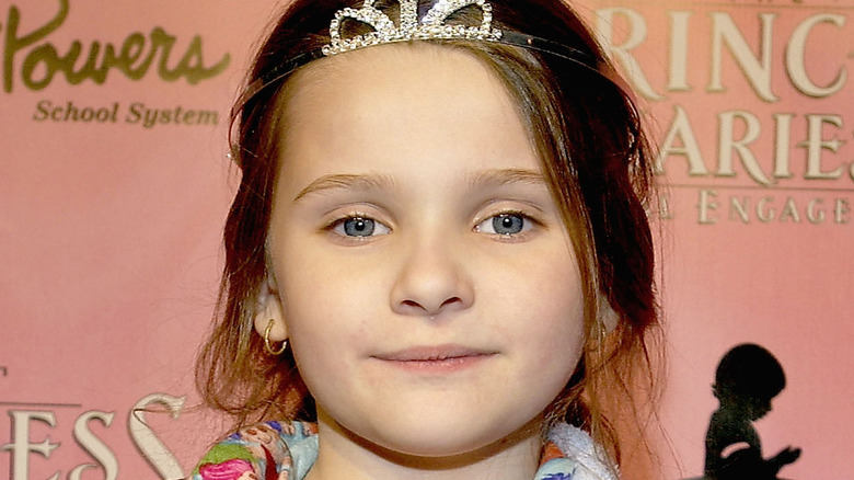 Abigail Breslin poses on the red carpet in 2004