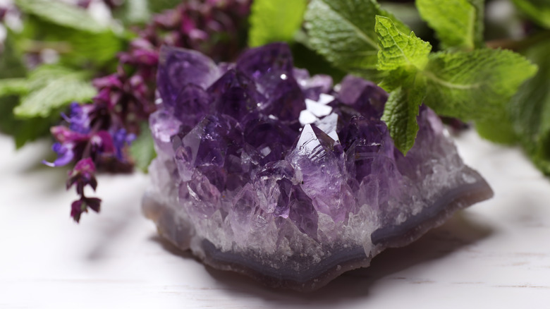 healing amethyst gemstone 