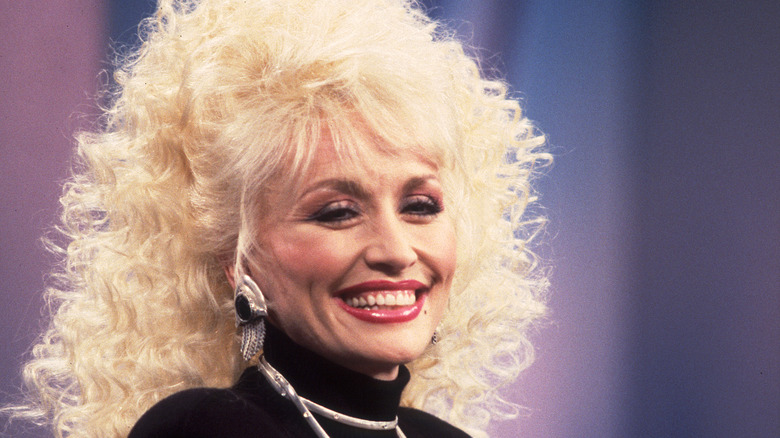 Dolly Parton on the set of the Oprah Winfrey Show