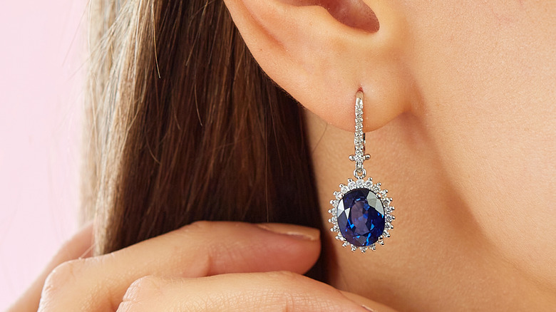 Earring with blue stone