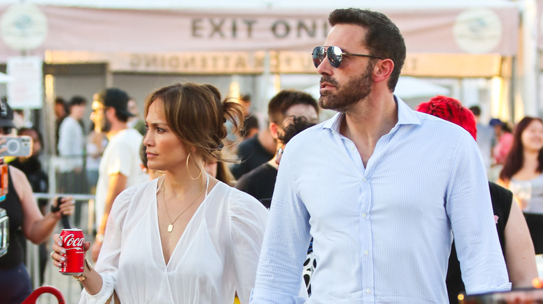 Ben Affleck and Jennifer Lopez walking in Los Angeles