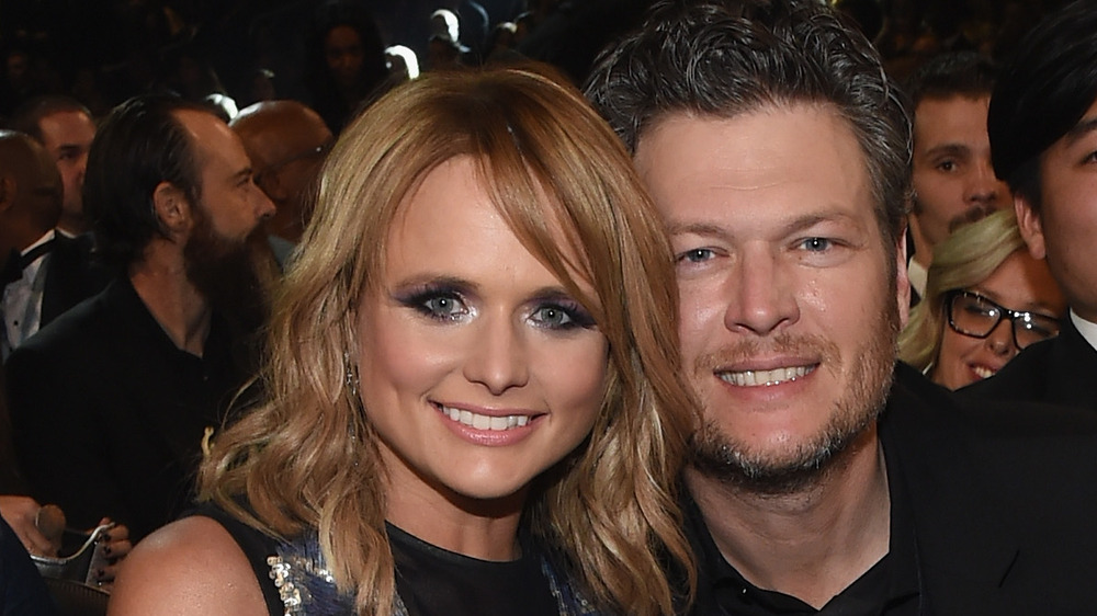 Blake Shelton and Miranda Lambert posing at awards show