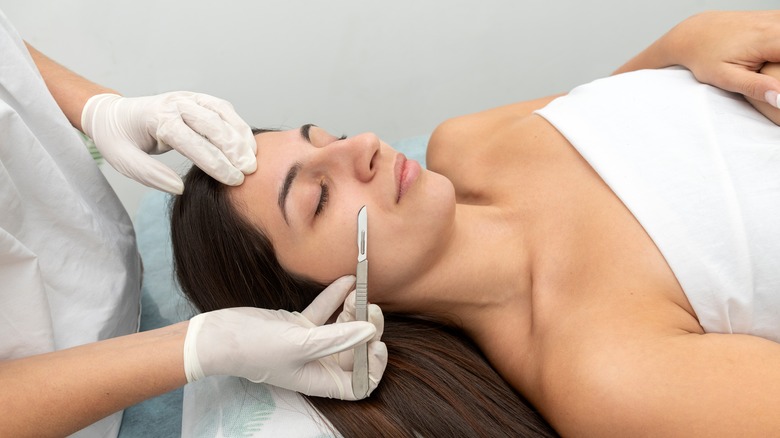 Professional dermaplaning 