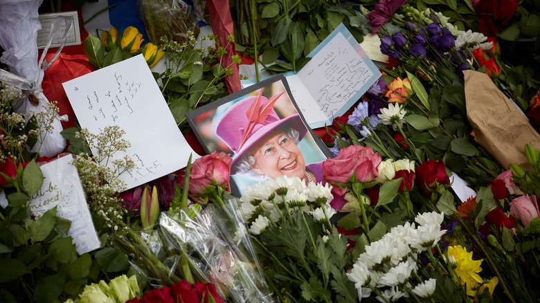 Gifts left for the queen after her death