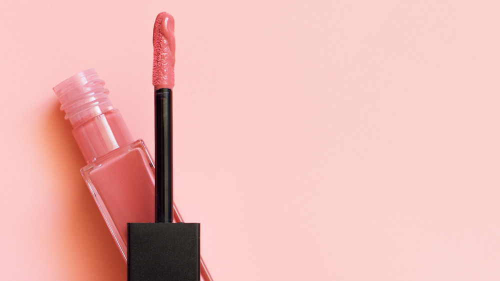 The Real Difference Between Lipstick And Lip Gloss 